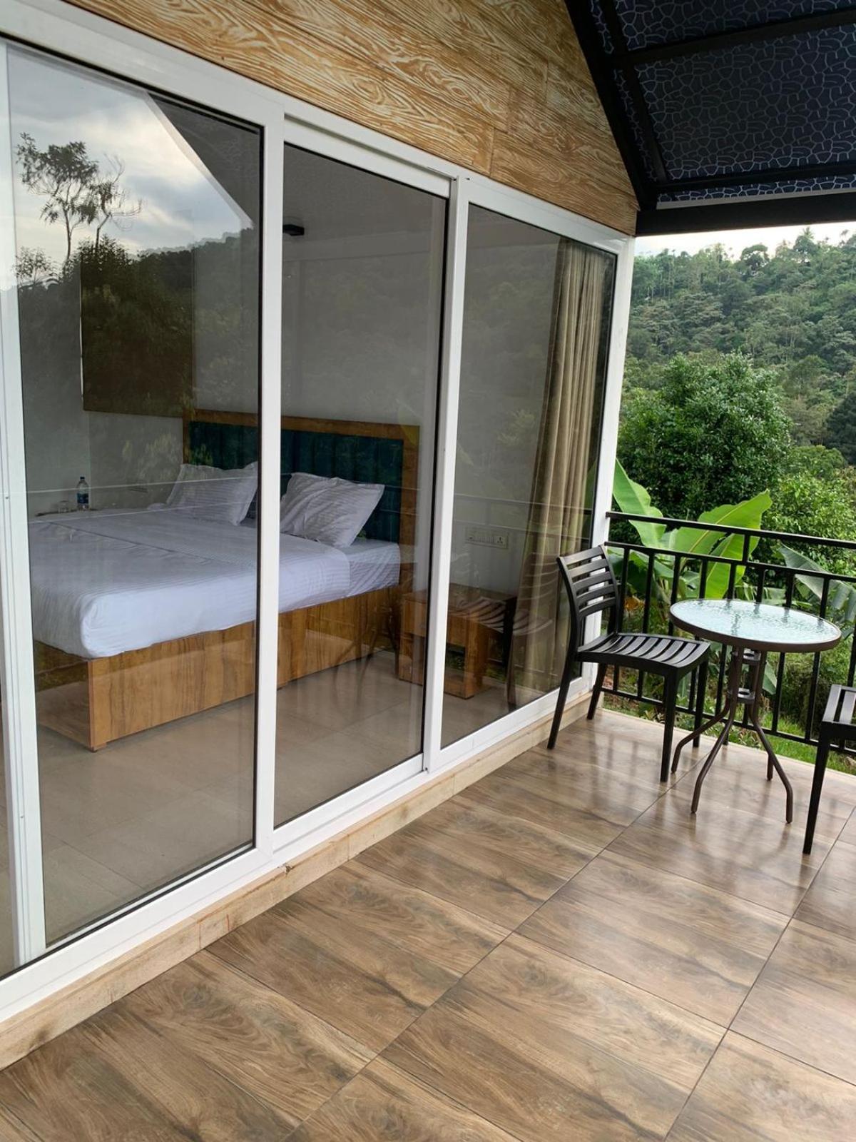 Bed and Breakfast Misty Hideout Kakkadampoyil Екстер'єр фото