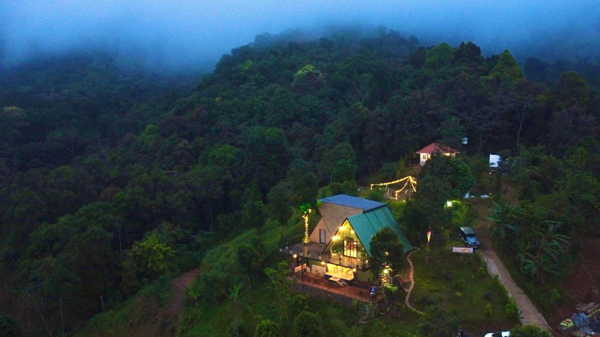 Bed and Breakfast Misty Hideout Kakkadampoyil Екстер'єр фото